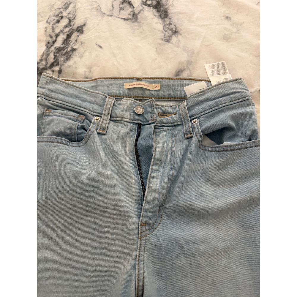 Levis High Waisted Tapered Jeans Light Wash Denim Mom Fit W27 L27 26986-0003 - Picture 2 of 5